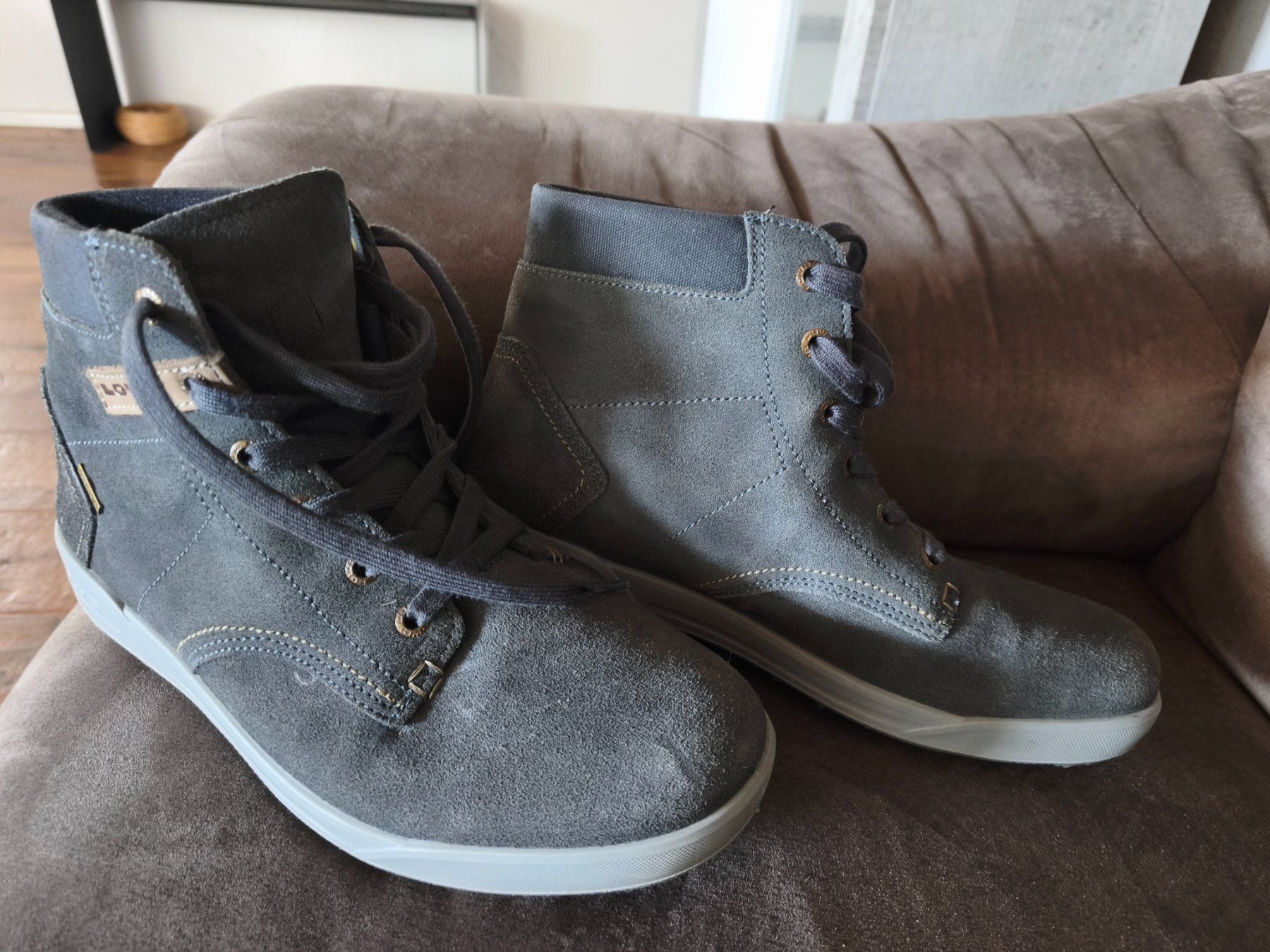Lowa Scarpe da uomo: Lowa Winterschuhe Gr. 43.5 – Usato da Unterendingen venduto da Adrienne4