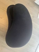 Grand pouf en velours ras bleu marine 96*40cm