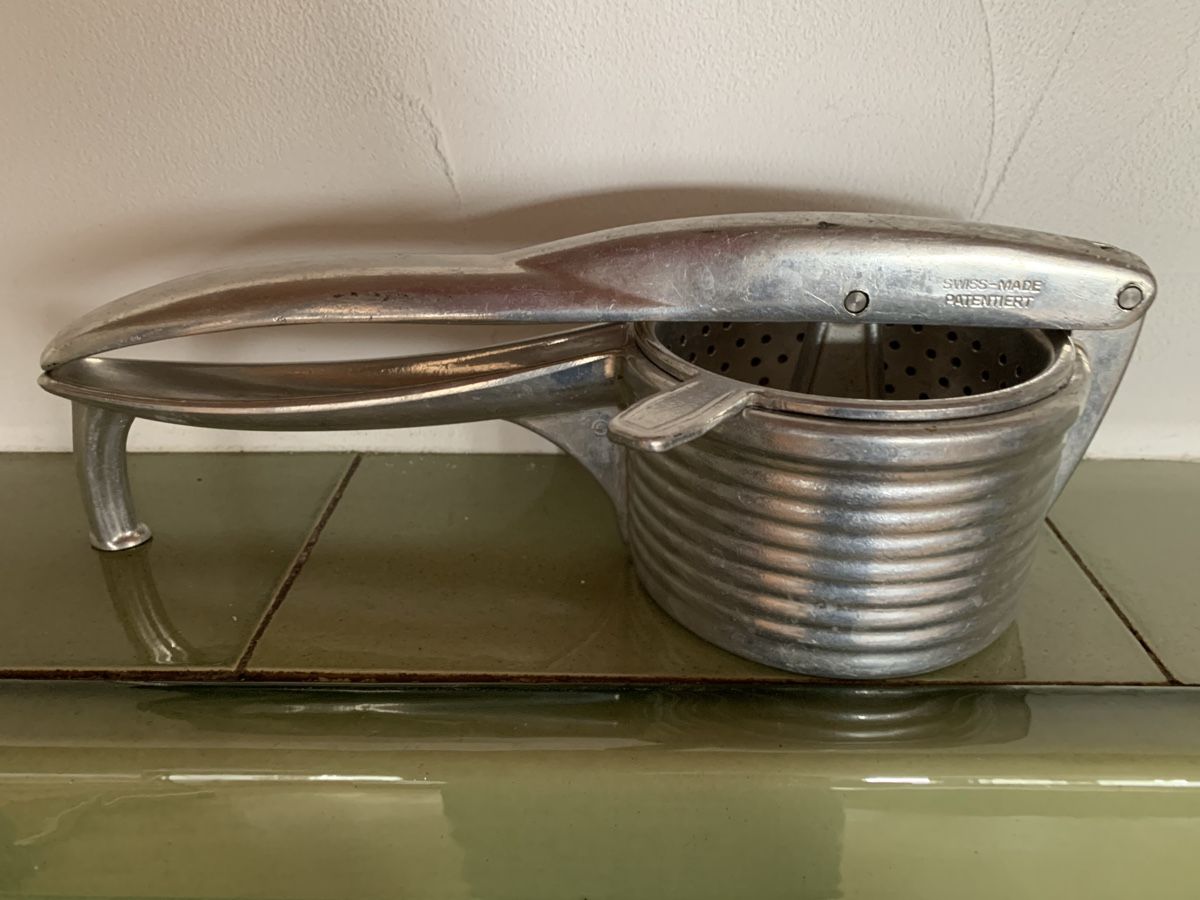 Küchengeräte: Vintage Zitruspresse LISSY – Gebraucht aus Egg b. Zürich von ohtannenbaum 3