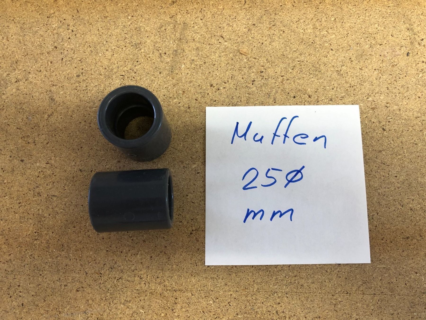 Tutti gli attrezzi: 2 neue PVC Muffen 25mm – Nuovo (secondo la descrizione) da Balzers venduto da APE03