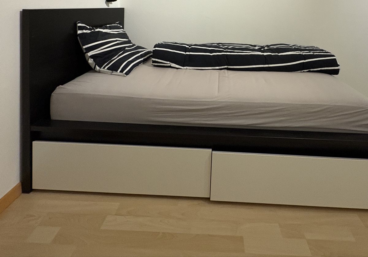 Ikea Lits: Ikea Bett Malm mit Rost u Matratze – D'occasion à Belp par Dschneeb