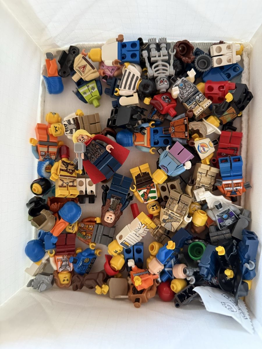 Lego Kit di costruzioni: Figurines lego en vrac  – Usato da Le landeron venduto da tit_w6xq 1