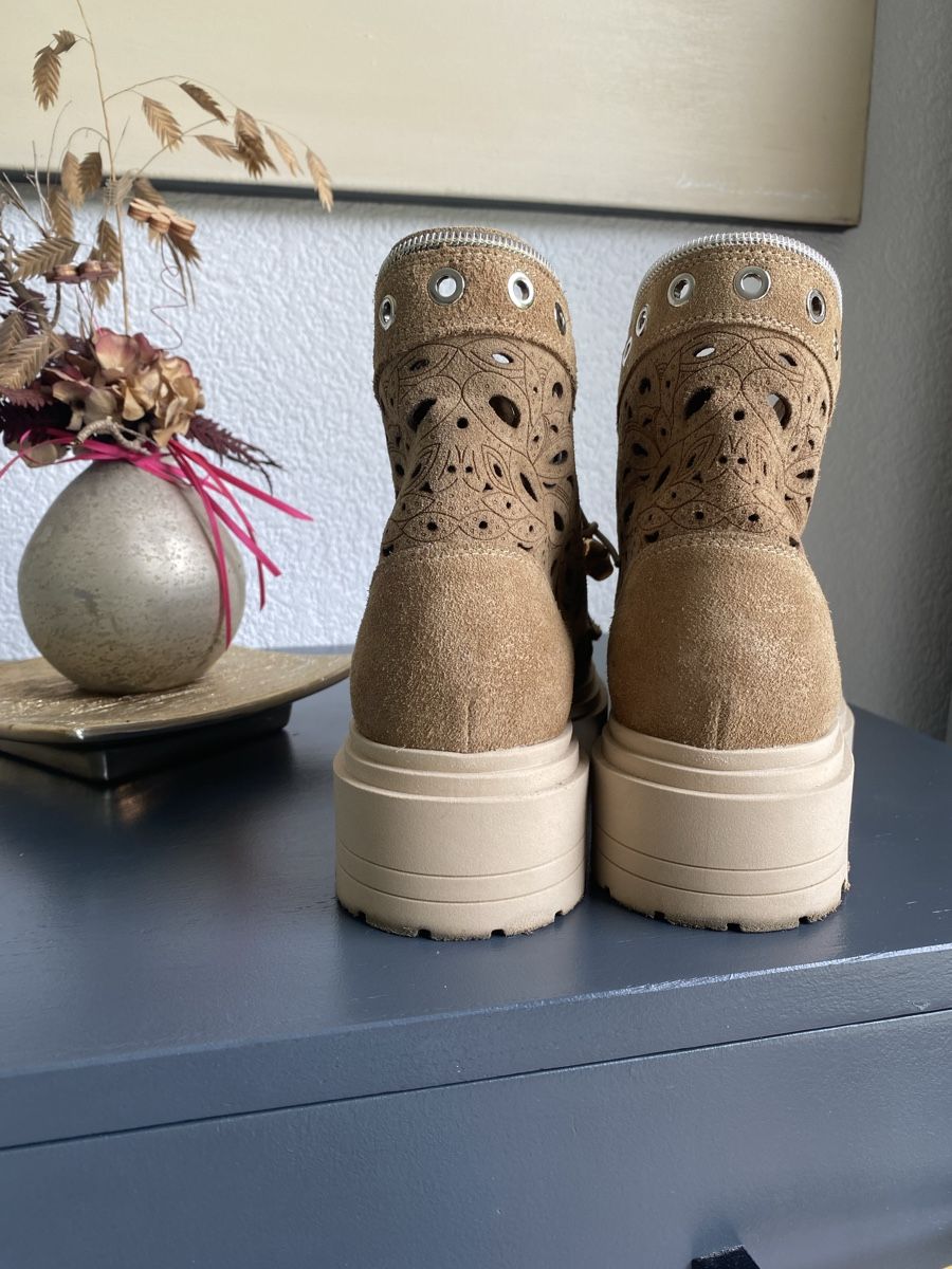 Scarpe da donna: Bottes en daim Carini (printemps, été)38 p. – Usato da Echallens venduto da 1961zap 3