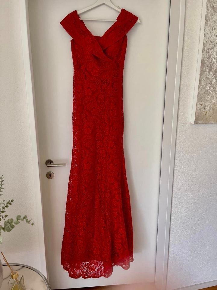 Vestiti: Diverse Abendkleider / Preis pro Kleid – Usato da Aarburg venduto da AudiBA 3