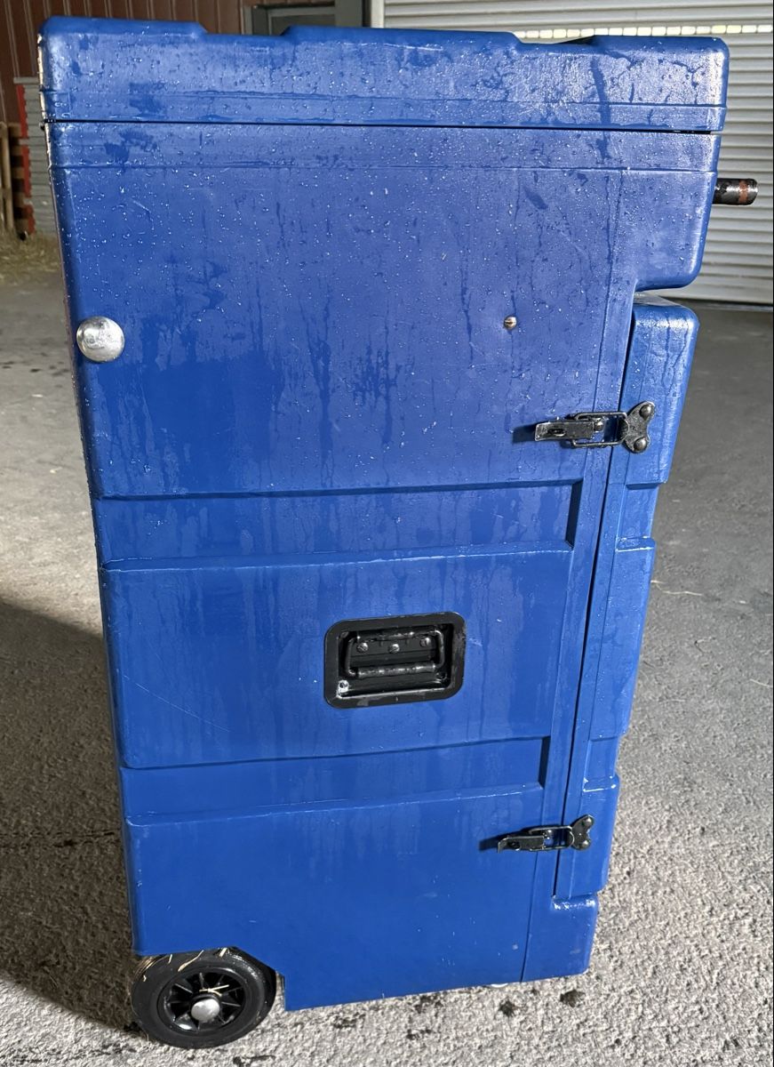 Armadi: Mobiler Sattel- und Putzschrank – Usato da Maienfeld venduto da maj_5wqd 2