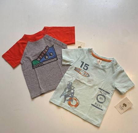 *Neu* T-shirts (Gr 74)