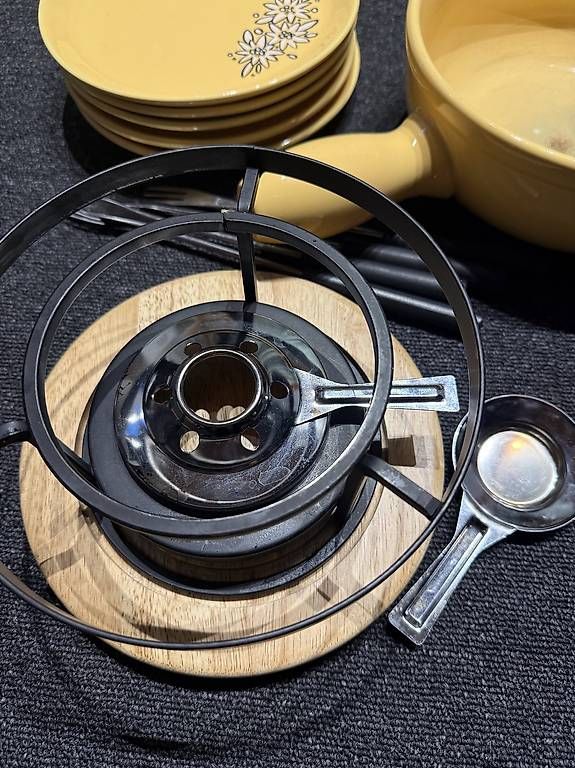 Set di piatti: Fondue Set – Usato da Hütten venduto da Mber80 3