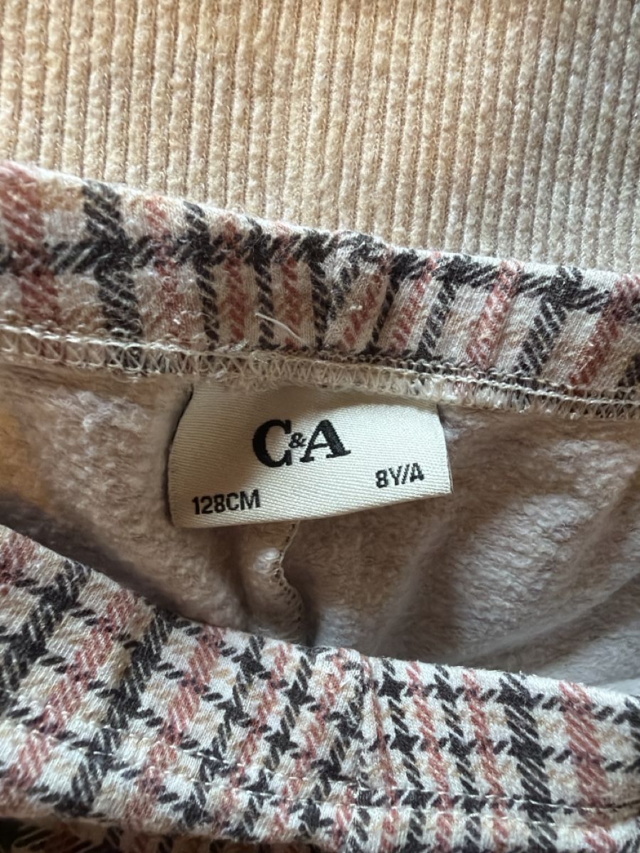 C&A Pantaloni: C&A Pullover und Hosen Grösse 128cm – Usato da Wolfwil venduto da net_cg5m 1
