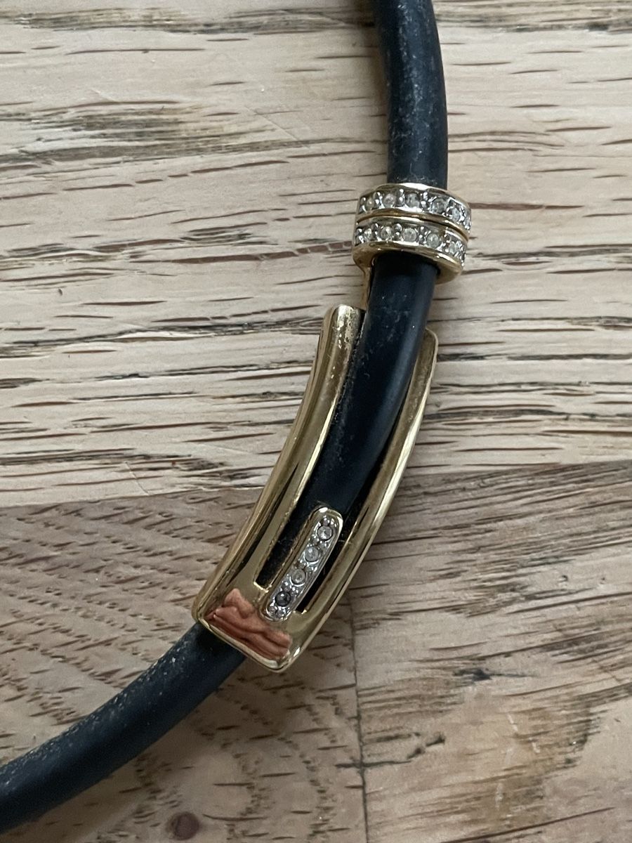 Pierre Lang Catenine: Pierre Lang Halsband – Usato da Flawil venduto da Naphtali