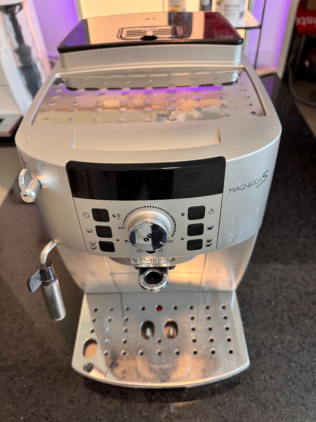 De'Longhi Macchine per caffè & Macchine per espresso: Delonghi Magnifica S Kaffeevollautomat – Usato da Wallisellen venduto da GLTL