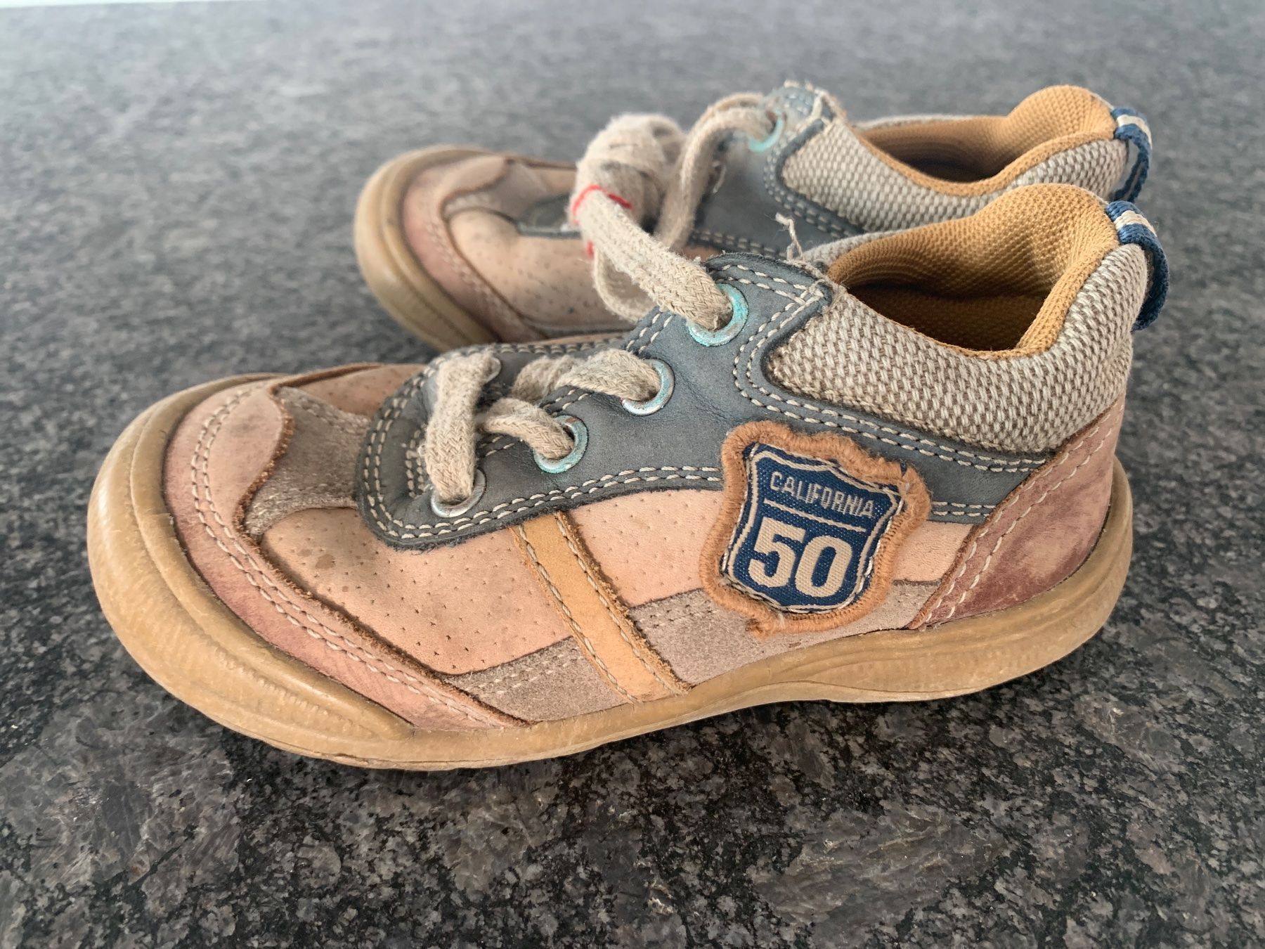 Scarpe per ragazzi: Leder Halbschuhe, Gr. 24 – Usato da Kallnach venduto da Thetrader 1