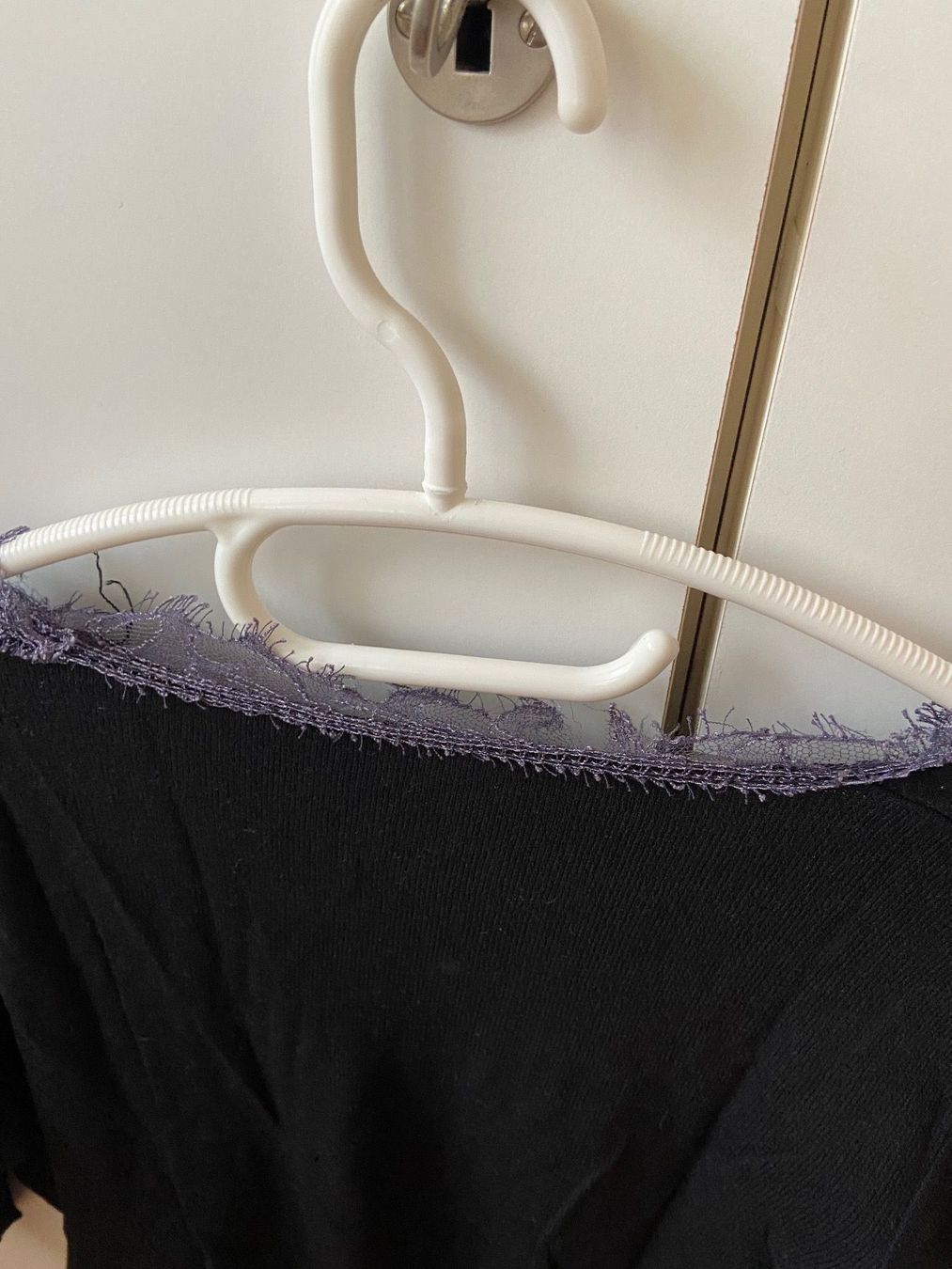 Tops: Top noir avec col orné en taille 38 – Gebraucht aus Veyrier von Leilazizou 2