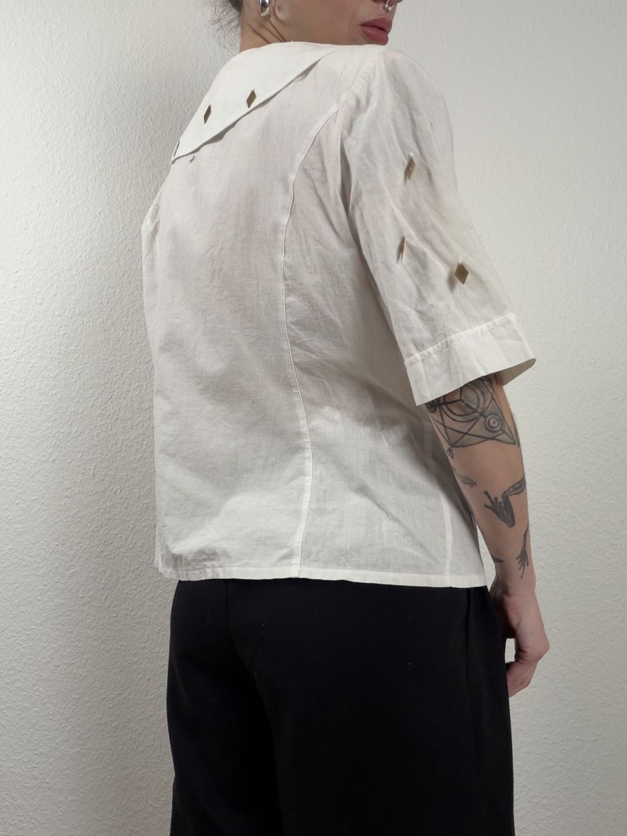 Camicette: Vintage white blouse size 40 with sequins  – Usato da Knonau venduto da Grapesvintage 4