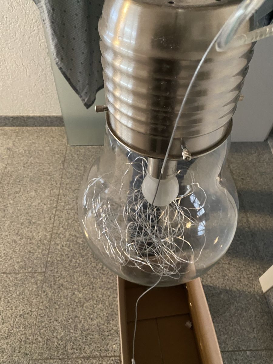 Kronleuchter & Deckenlampen: Hängeleuchte mit einem Glühbirnen-Design – Gebraucht aus Münchenstein von Archimedes 1