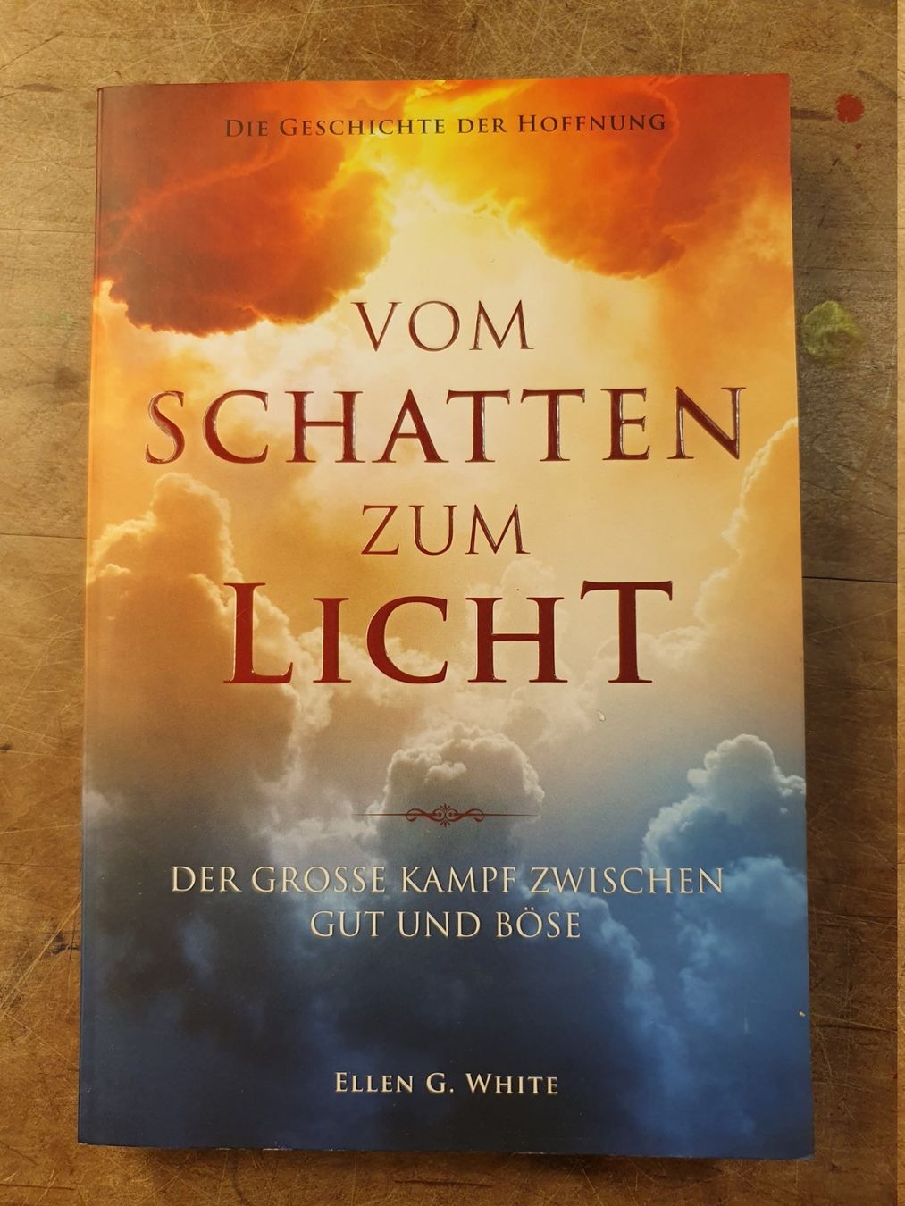 Libri: Vom Schatten zum Licht - Ellen G. White – Usato da Zürich venduto da loosebone