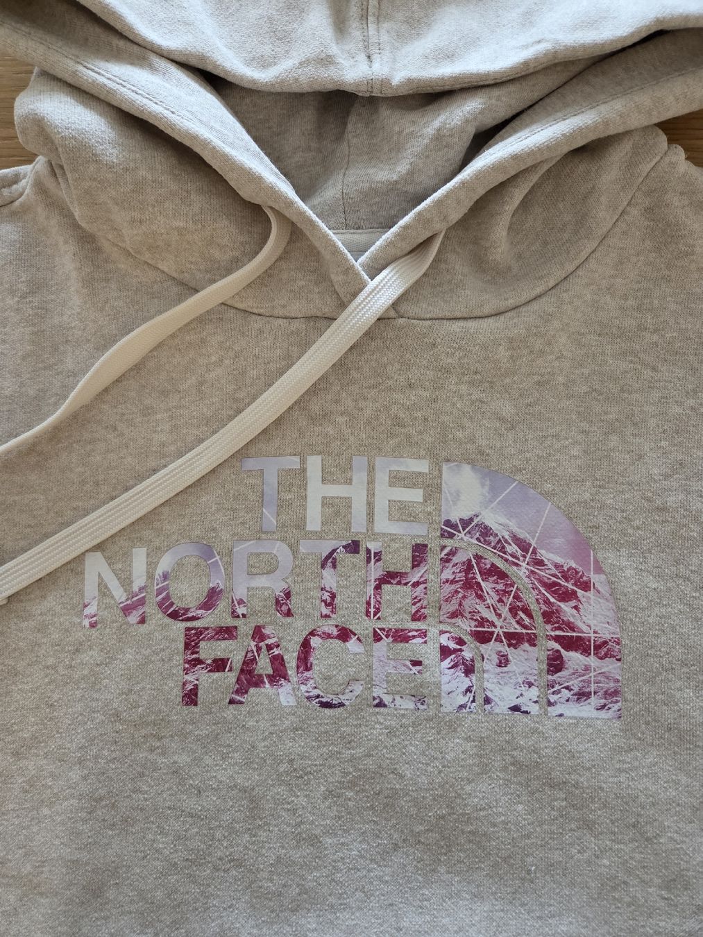 North Face Maglioni & Felpe: The North Face Pullover M Hoodie beige – Usato da Oberuzwil venduto da Umlobo 1