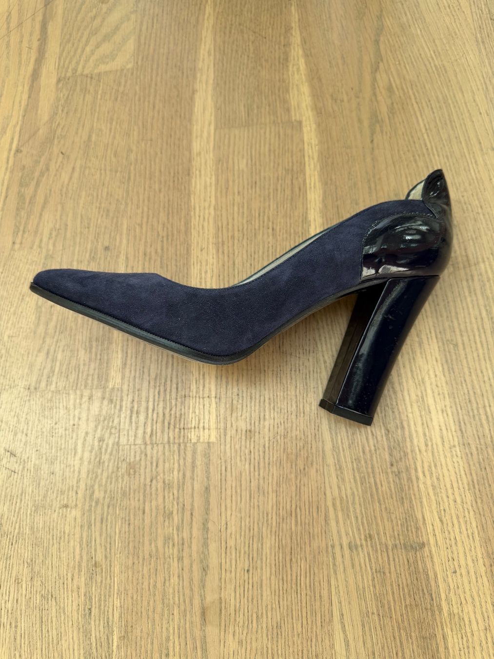 Damenschuhe: Pumps Wildleter/ Lackleder – Gebraucht aus Horgen von ker_fz9z 2