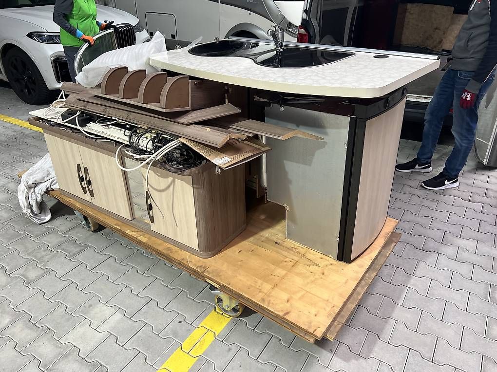 Veicoli da campeggio: Camper / Wohnmobil Einbaumöbel – Usato da Gipf-Oberfrick venduto da rschaerer1 1