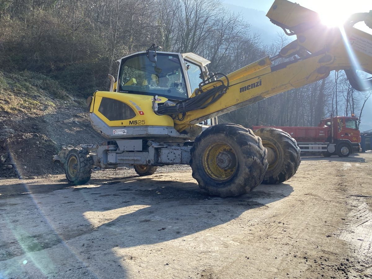 Menzi Muck Escavatori: Menzi Muck M525, Bagger – Usato da Villeneuve VD venduto da Tiennot 3