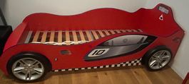 Kinderbett Rennauto rot guter Zustand 90x200cm + Matratze