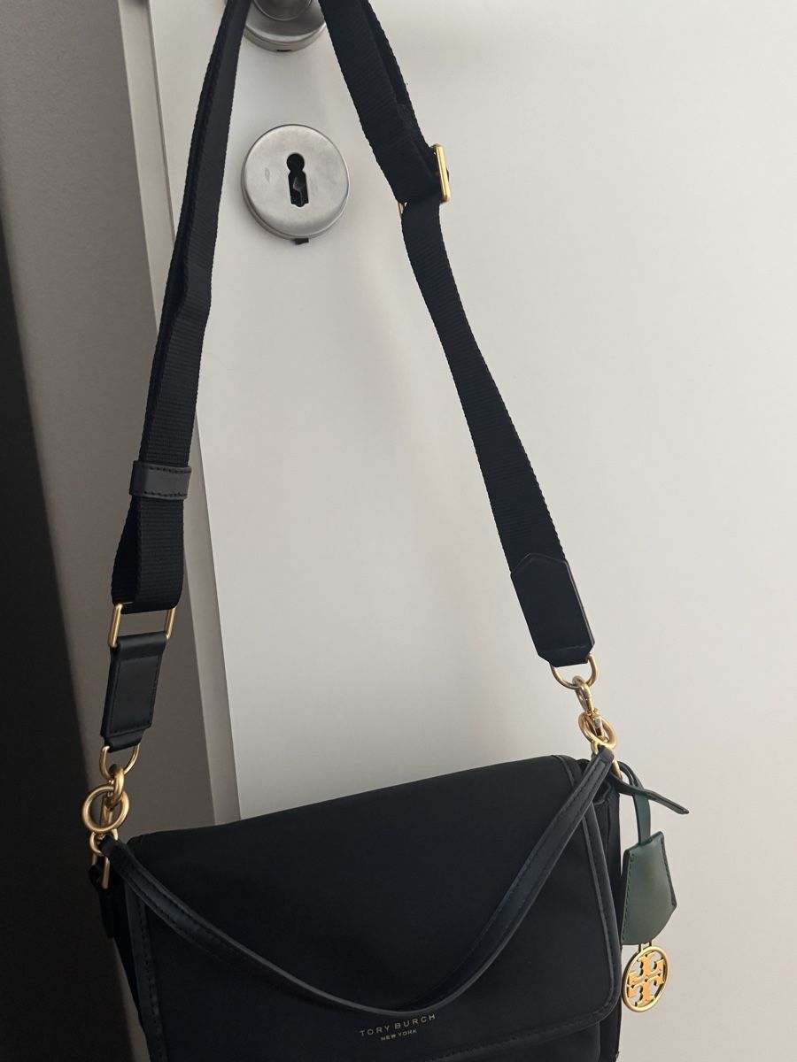 Tory Burch Sacs femmes: Tory Burch black shoulder bag – D'occasion à Rümlang par LK_E 1