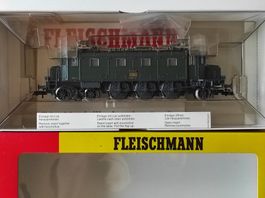 SBB E-Lok Ae 3/6 I kurzes Dach grün von Fleischmann H0, GS