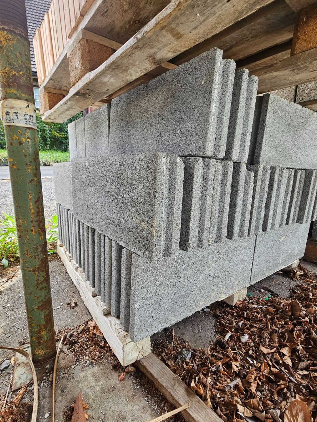 Pierres & tuiles: Betonsteine – D'occasion à Berneck par gae_qpr8