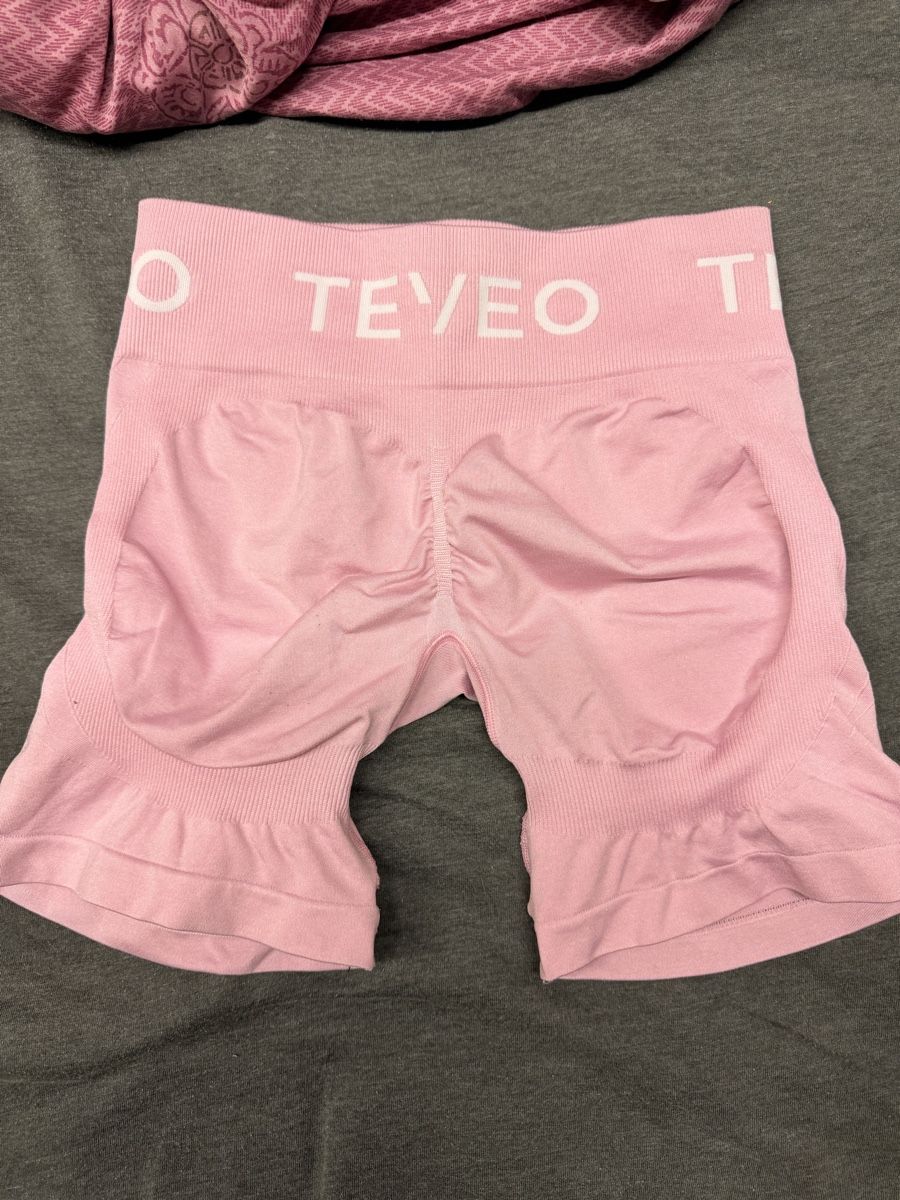 Teveo Leggings: Teveo Siganture Shorts – Usato da Unterentfelden venduto da ame_tf2n 1