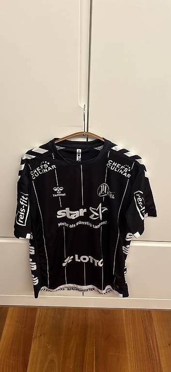 Maillots de corps & Pantalons: THW KIEL Handball Trikot Gr L – D'occasion à Lenzburg par benuzerflorian