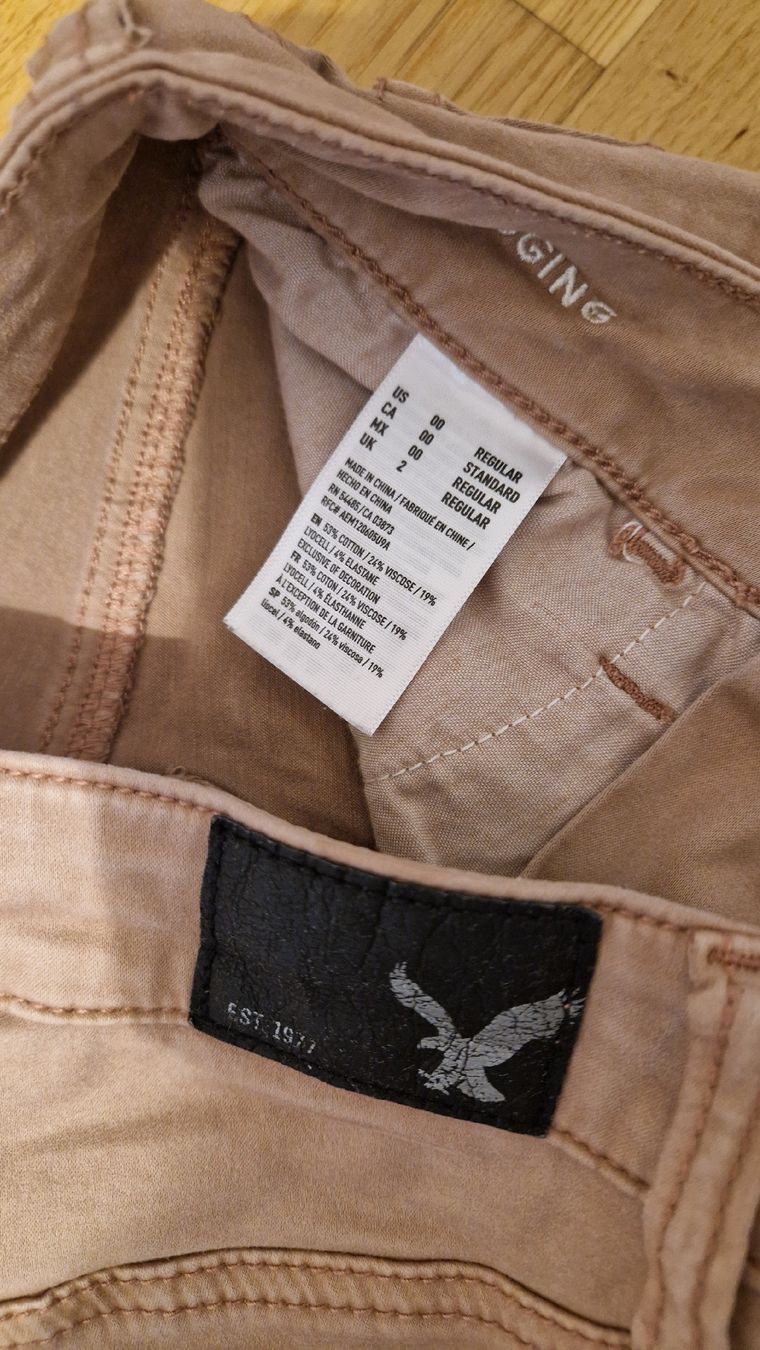 American Eagle Jeans: Jeans American Eagle Pink – Usato da Zug venduto da opo_cy5d 2