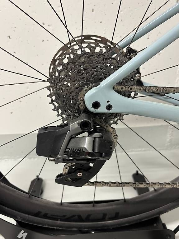 Specialized Velos: 2025 Specialized Roubaix SL8 Expert Carbon – Gebraucht aus Lyss von bongiorno01 2