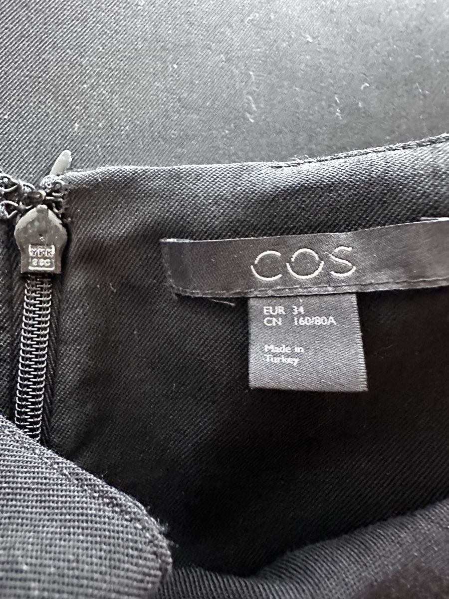 Cos Maglioni & Felpe: COS Pullover schwarz Grösse 34  – Usato da Buchs SG venduto da Sunie 3