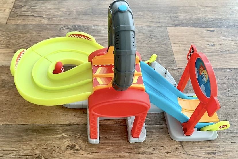Piste: Smoby Rennbahn inkl. 4 Autos – Usato da Wiggiswil venduto da Claudi334 3