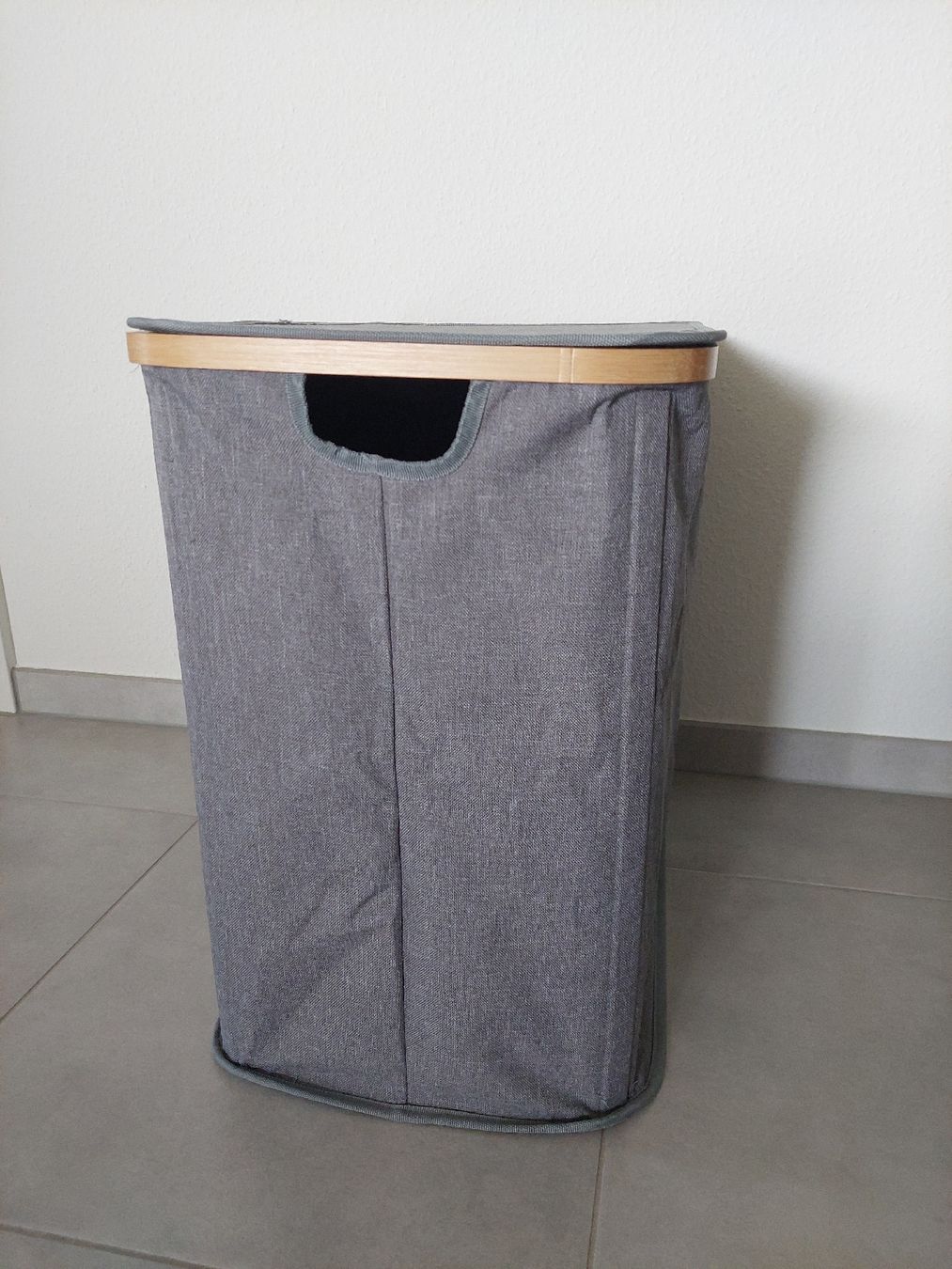 Paniers à linge: Wäschekorb mit 2 Fächer – D'occasion à Unterägeri par del_x5dk 1