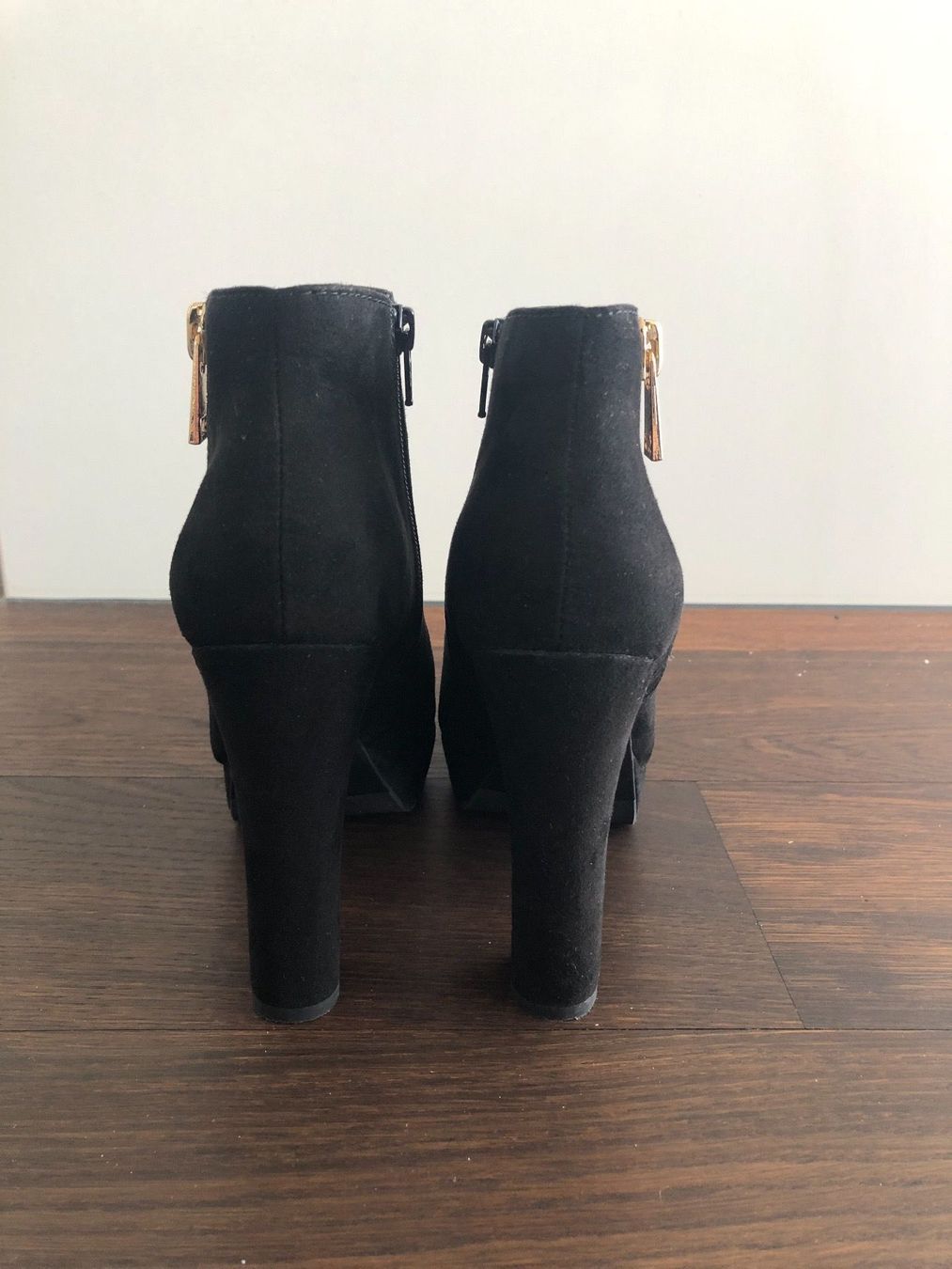 Aldo Scarpe da donna: Schwarze Stiefeletten mit Reisverschluss – Nuovo (secondo la descrizione) da Gisikon venduto da reena.2231 5