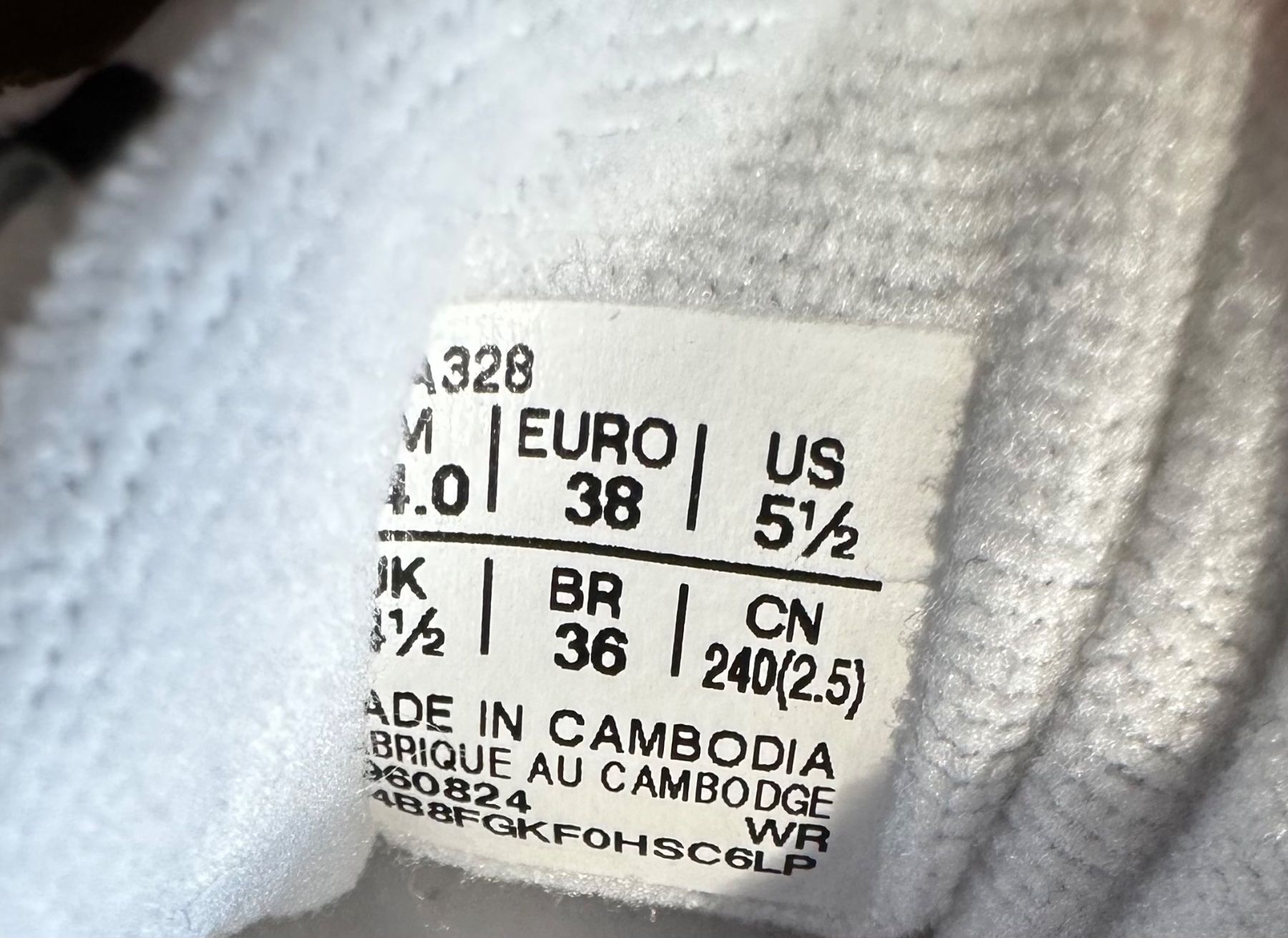 Asics Chaussures femmes: ASICS Sneaker Weiss Schwarz Grösse 38 neu – Neuf (Voir description) à Haldenstein par enie123 5