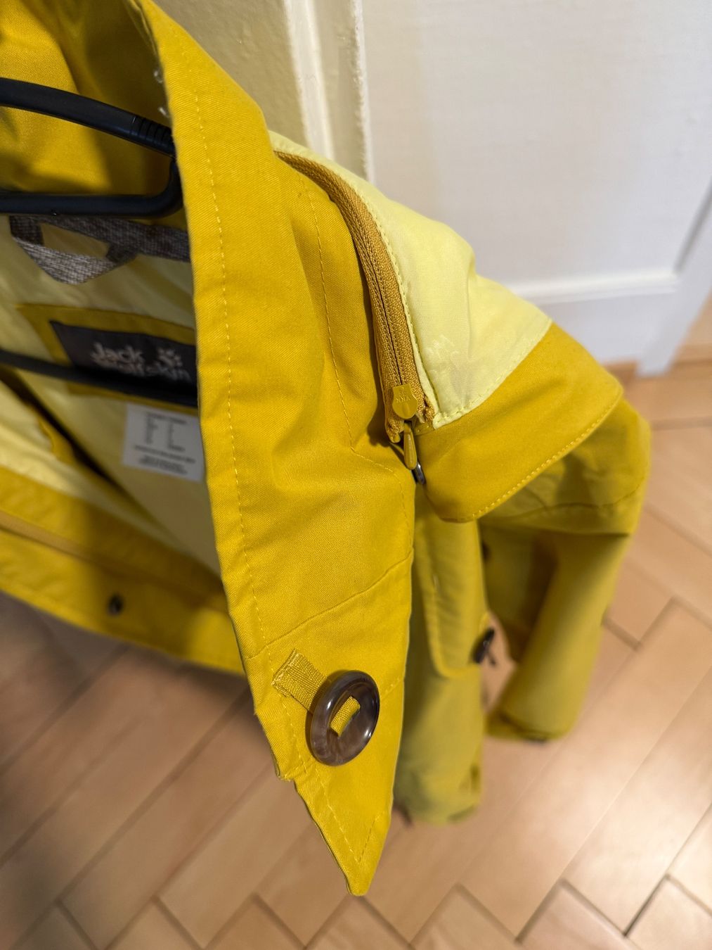 Jack Wolfskin Giacche: Regenmantel Jack Wolfskin – Usato da St. Gallen venduto da Fanie_28 5