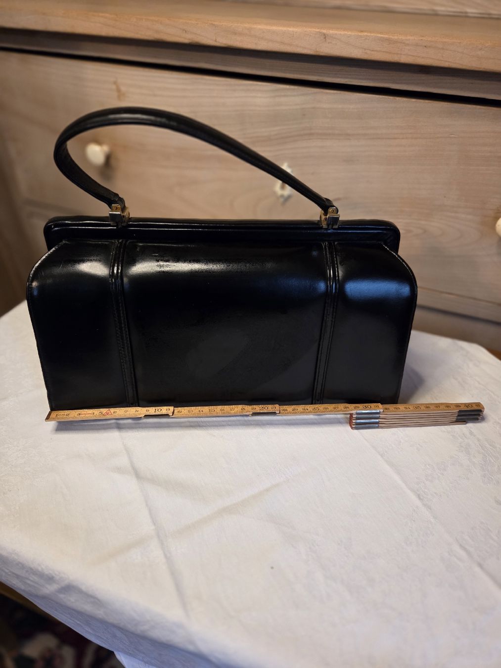Borse da donna: Elegante Vintage Handtasche, schwarz – Usato da Muotathal venduto da sch_h6cz
