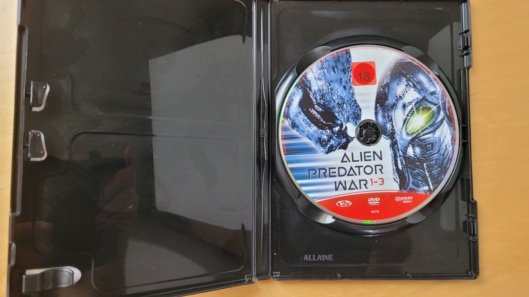 Tutti i DVDs: ALIEN PREDATOR WAR 1 – 3 – Usato da Neftenbach venduto da Mador6 1