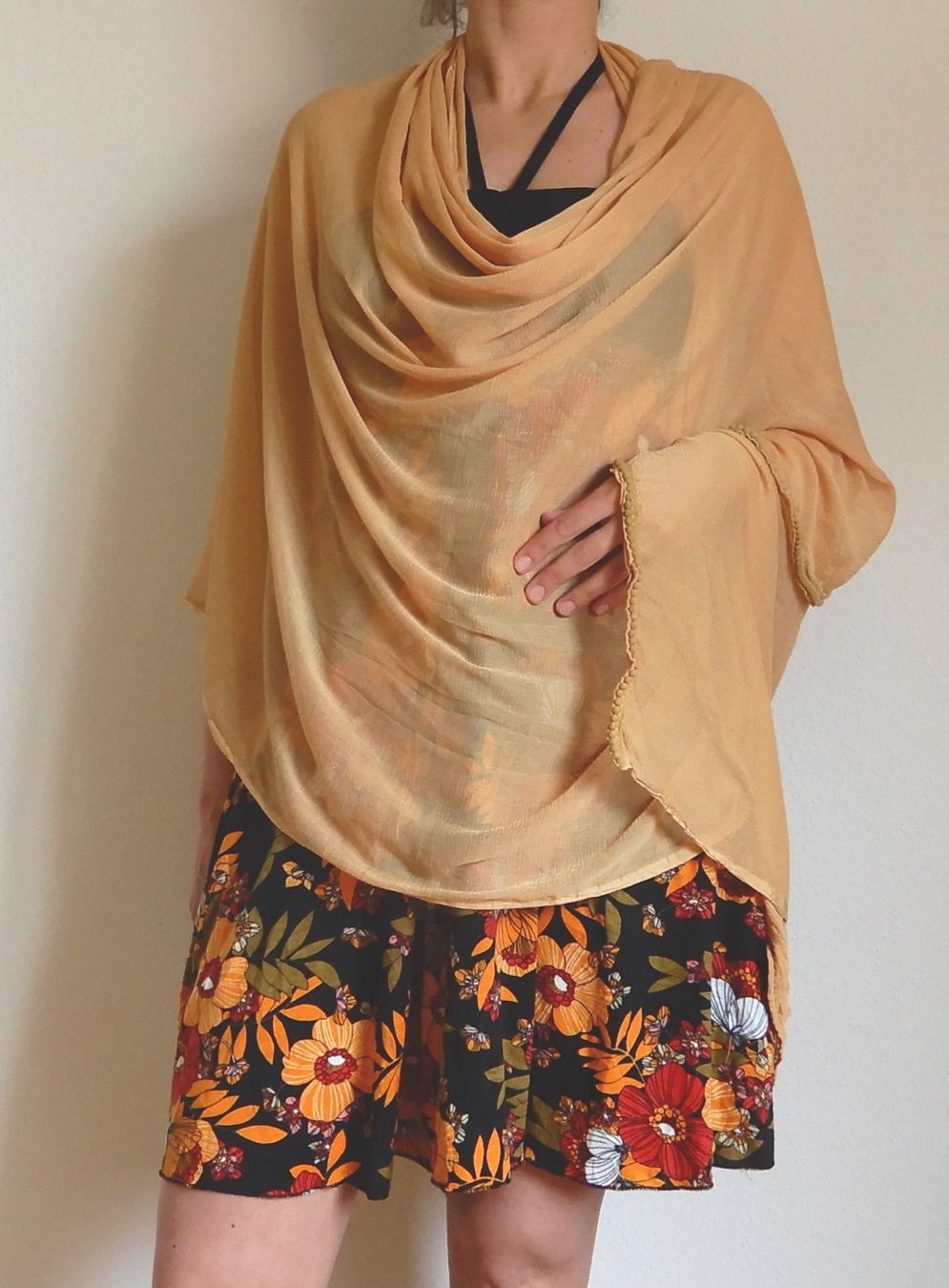 Foulard & Sciarpe: durchsichtiges Schal Goldene Farbe - châle transparent doré – Nuovo (secondo la descrizione) da Zürich venduto da sahaara01 3