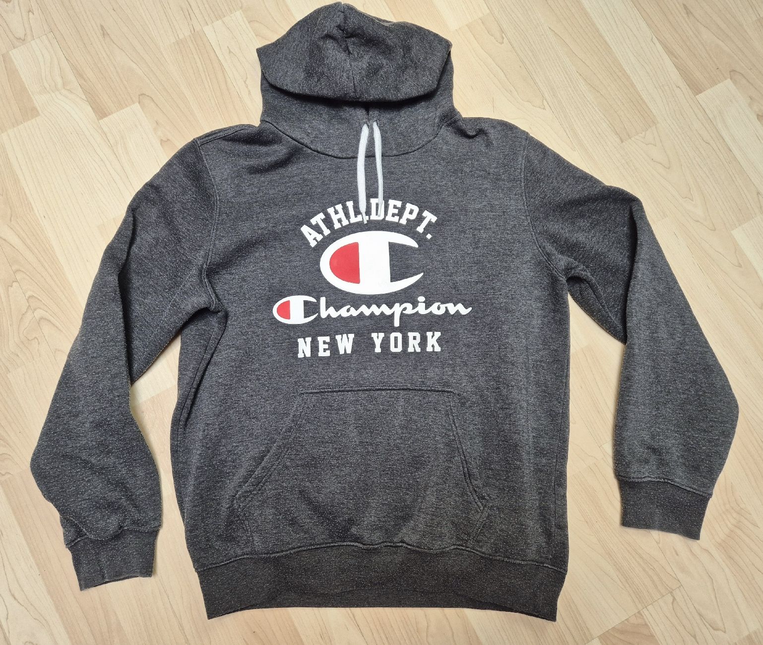 Champion Maglioni & Felpe: Champion Hoodie Grösse L – Usato da St. Gallen venduto da CaliSunshine