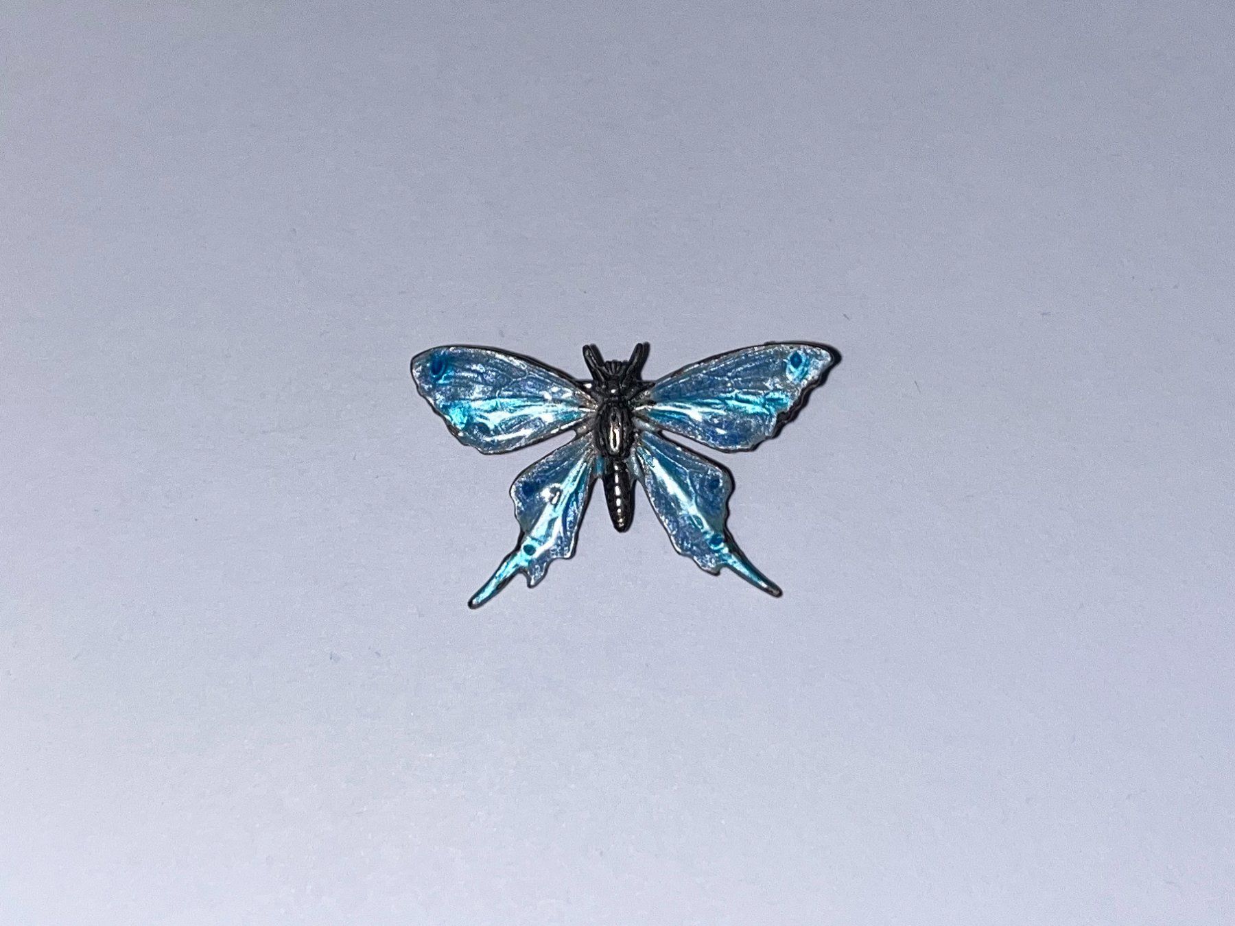 Broschen & Nadeln: Schmetterling Emaille – Gebraucht aus Zürich von Vintage-Jewellery