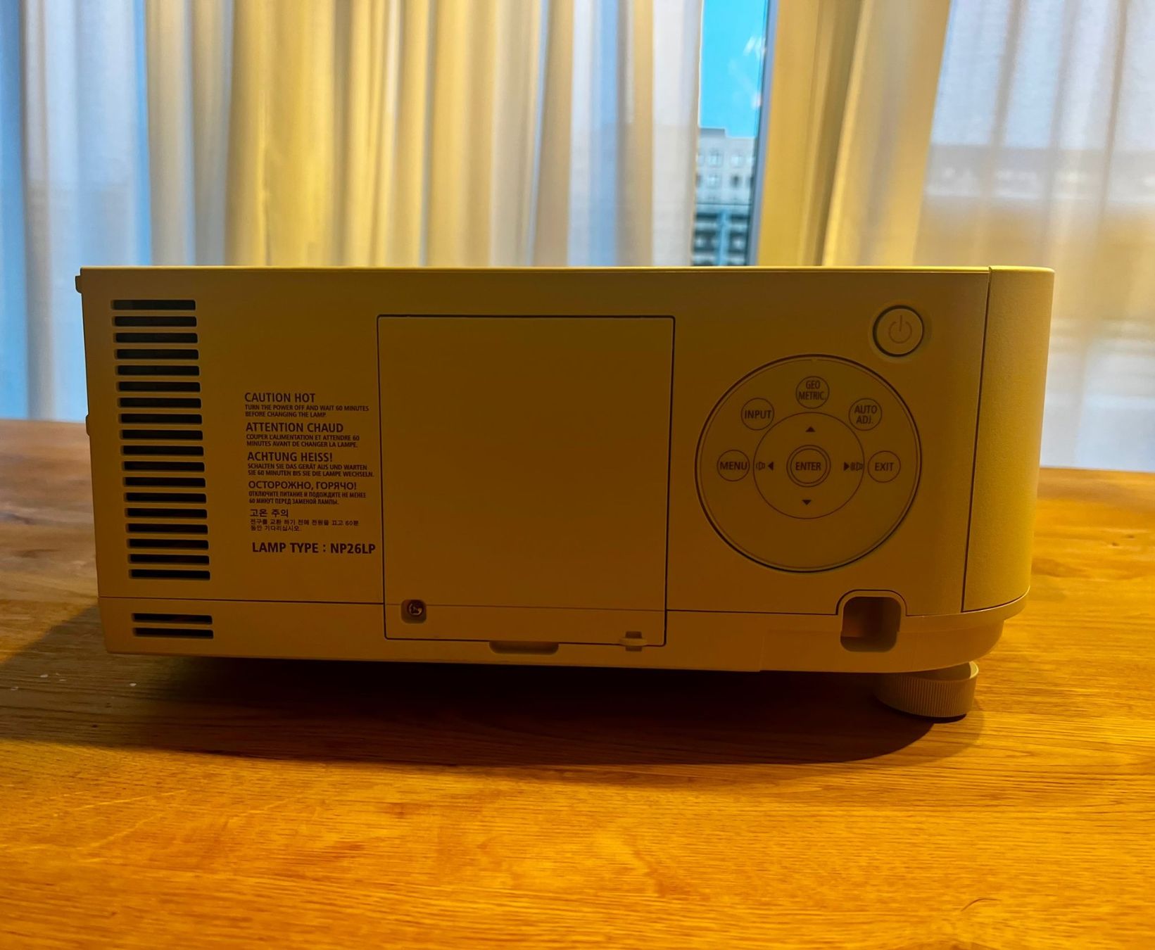 Nec Videoprojektoren: NEC PA522U - neuwertig – Gebraucht aus Schlieren von A12S13 4