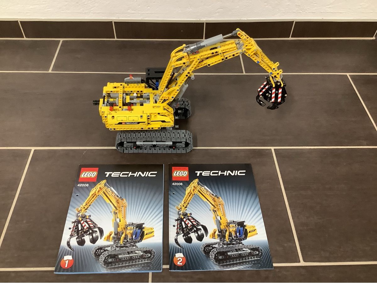 Lego Kit di costruzioni: Lego Technic 42006 Raupenbagger – Usato da Brugg AG venduto da Sweety_pie 1