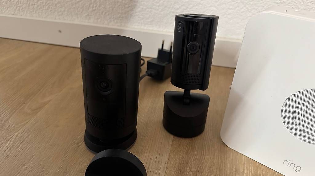Sistemi d'allarme: Ring Alarm Basisstation, Verstärker & Kameras – Usato da Kaiseraugst venduto da Knoepfle83 1
