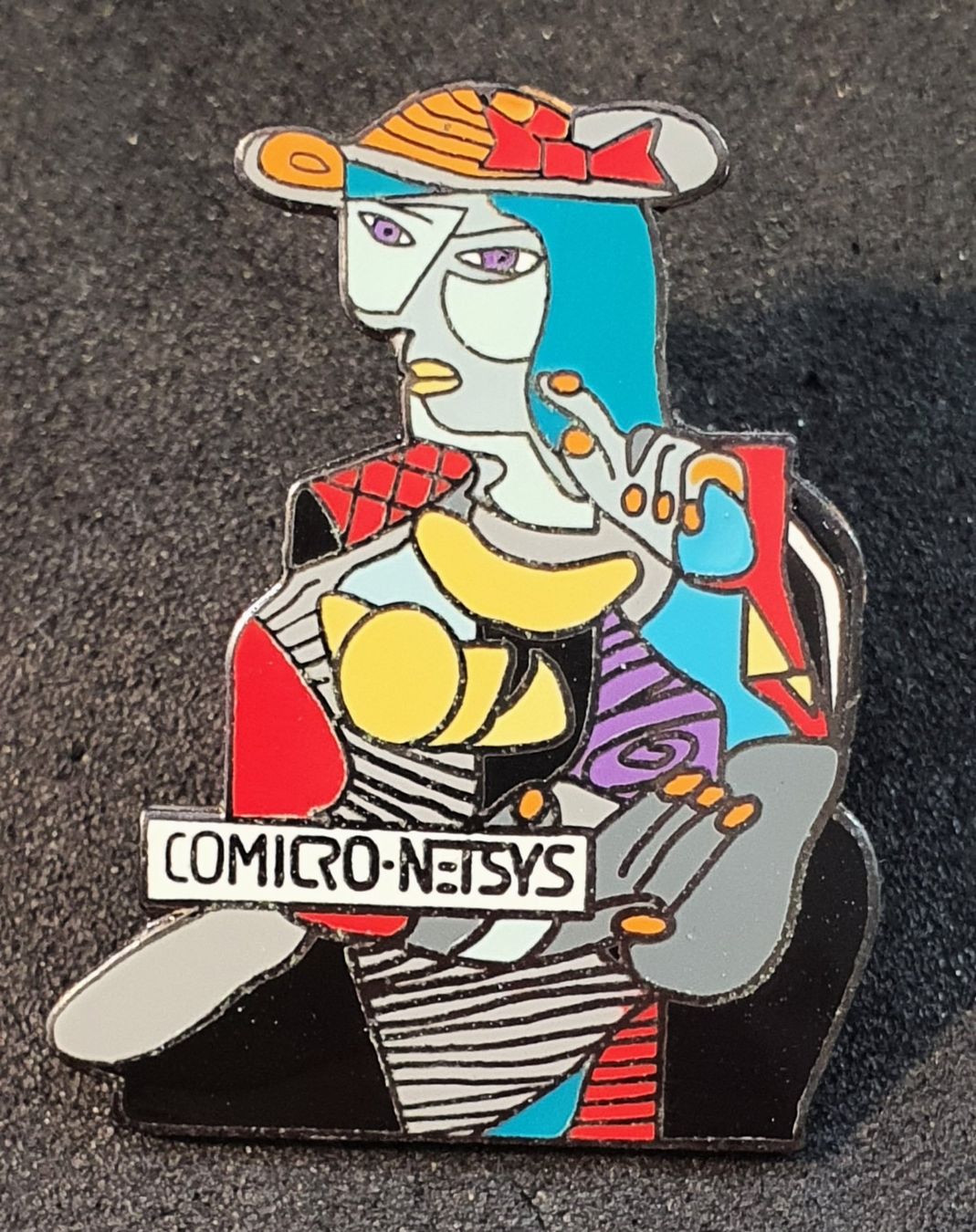 Placchette & Badge: CC039 - Kunst Pin COMICRO NETSYS / Frau – Usato da Reinach BL venduto da Boston-Verkauf