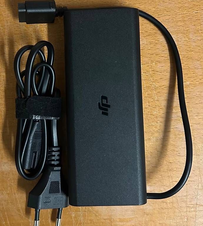DJI Batterie, Caricabatterie & Alimentatori: Dji FPV Ladegerät – Usato da Bern venduto da nic_z2c2