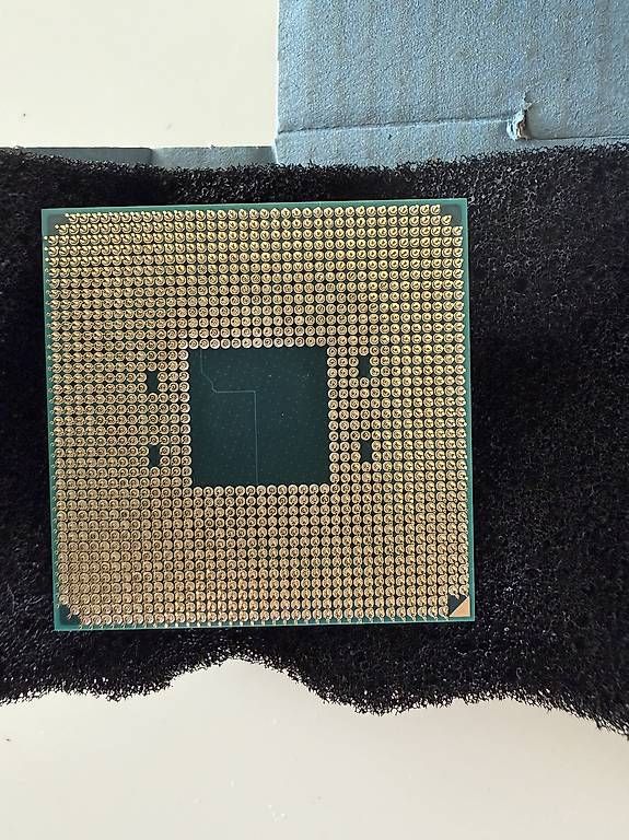 Componenti elettronici: Amd Ryzen 5 Pro 5650G Chip – Usato da luzern venduto da BioleNemea 1