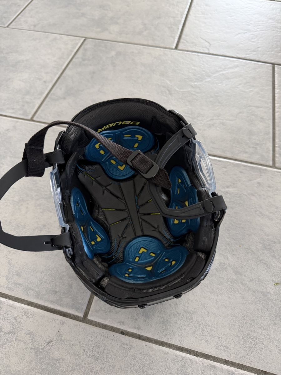 Bauer Caschi: Bauer Reakt 150 Eishockeyhelm Grösse S – Usato da Gränichen venduto da swisscardcollector 3