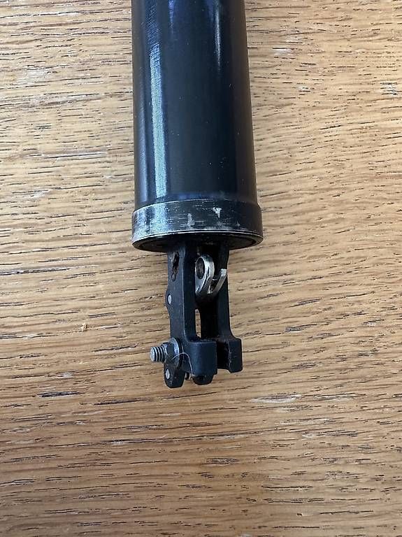 Pezzi di ricambio: Dropper Sattelstütz 170mm 34.9 – Usato da Wollerau venduto da Porscheteil 2